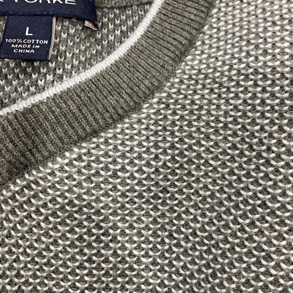 Roundtree & Yorke Mens V-neck pull over grey & white sweater Size Large - Picture 5 of 5